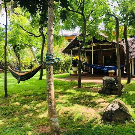 Lake view cabana Restaurant Tangalle Exterior foto
